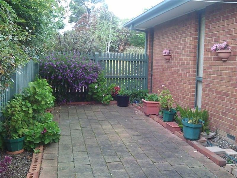 1/17 Karingal Street, Croydon VIC 3136