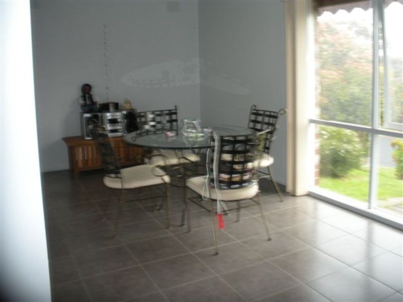 19 Chinook Crescent, Mooroolbark VIC 3138