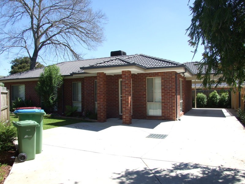 2/14 Trawalla Road, Croydon VIC 3136