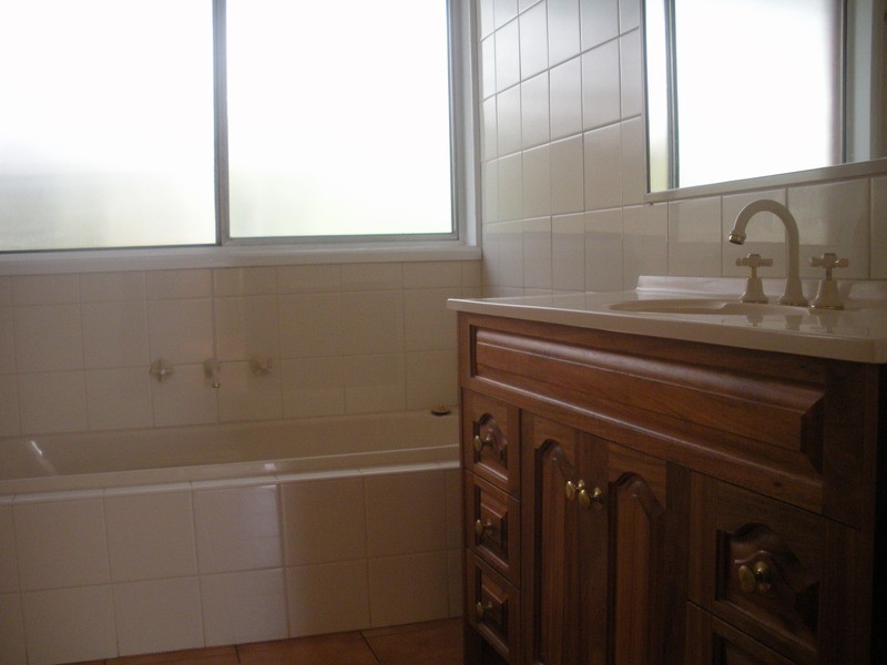 13 Shirley Street, Mooroolbark VIC 3138