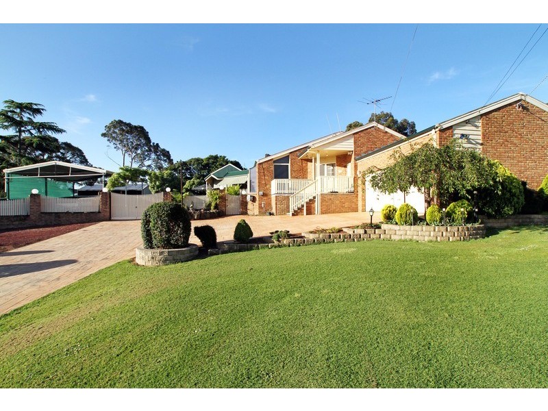 13-15 Royal Avenue, Mooroolbark VIC 3138