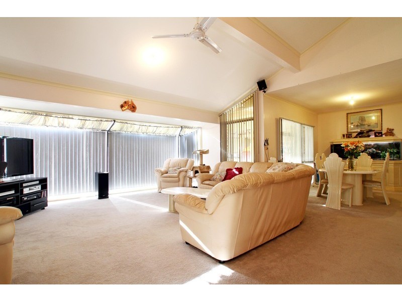 13-15 Royal Avenue, Mooroolbark VIC 3138