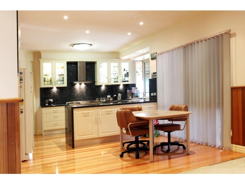 13-15 Royal Avenue, Mooroolbark VIC 3138