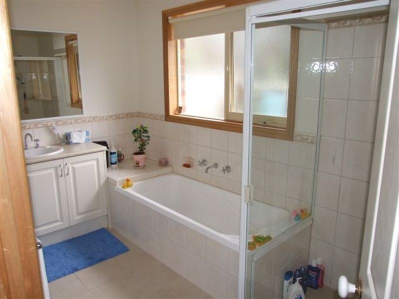 4/6 Devenish Avenue, Montrose VIC 3765