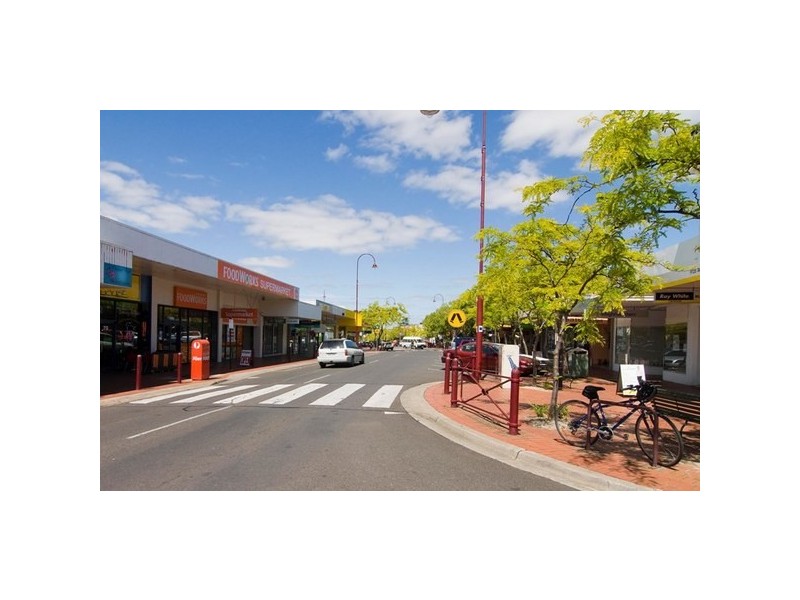 62 Main Street, Croydon VIC 3136