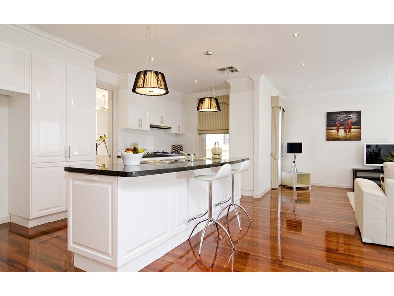 9 Kingston Way, Mooroolbark VIC 3138