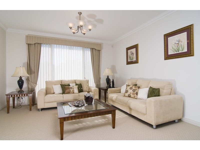 9 Kingston Way, Mooroolbark VIC 3138