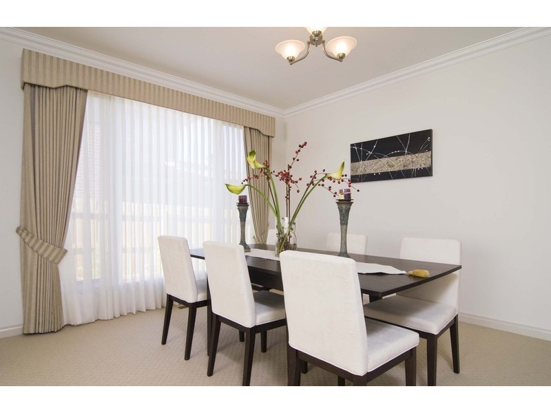 9 Kingston Way, Mooroolbark VIC 3138