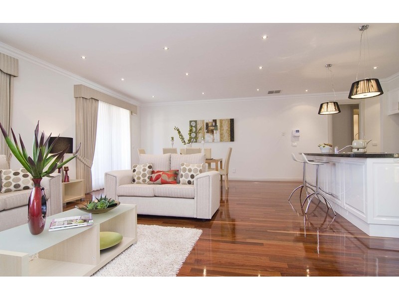 9 Kingston Way, Mooroolbark VIC 3138