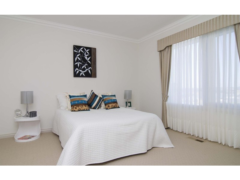 9 Kingston Way, Mooroolbark VIC 3138