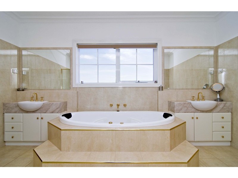 55 Larbert Road, Mooroolbark VIC 3138