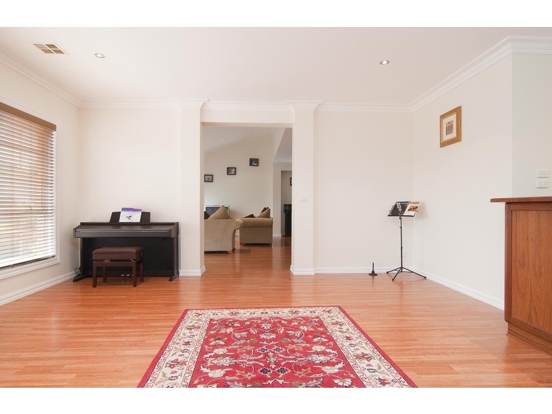 55 Larbert Road, Mooroolbark VIC 3138