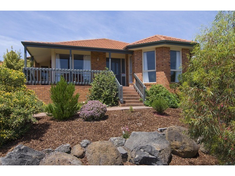 16 Clearwater Drive, Lilydale VIC 3140