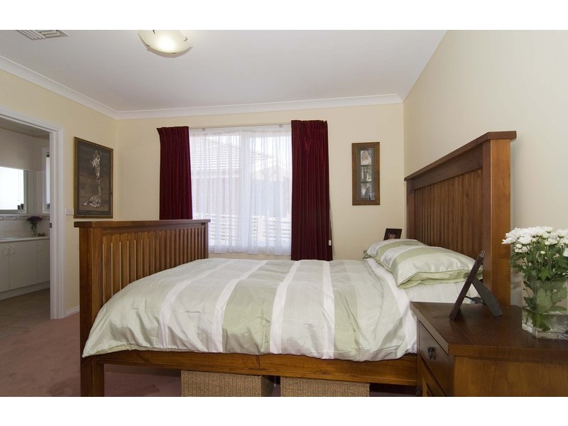 16 Clearwater Drive, Lilydale VIC 3140