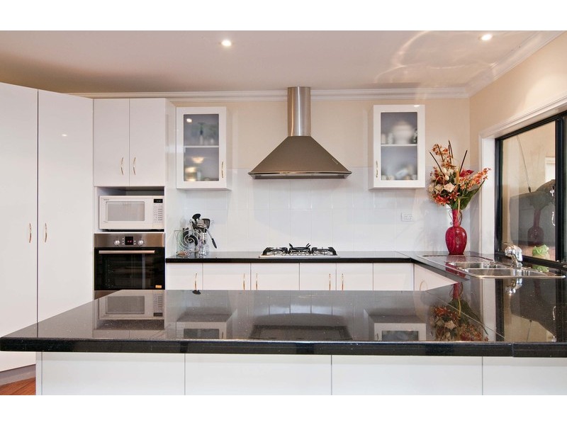 29a Ballantyne Crescent, Kilsyth VIC 3137