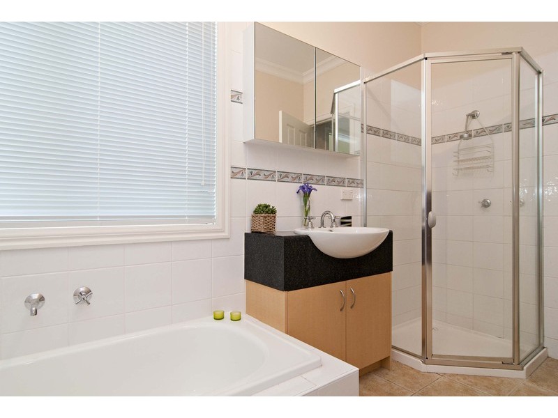 4/51 Mountain View Road, Kilsyth VIC 3137