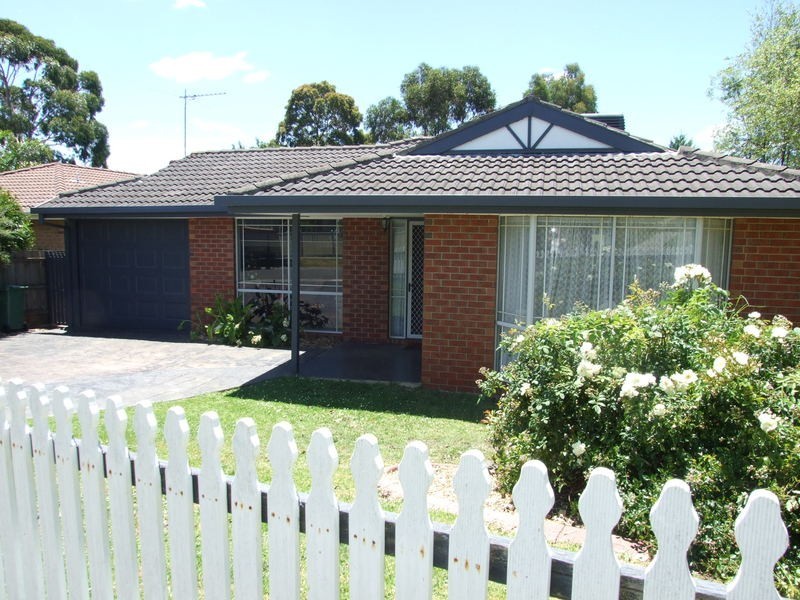 32 Highland Avenue, Croydon VIC 3136