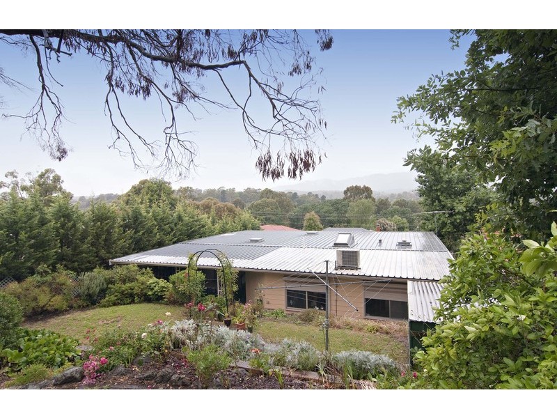 73 Winyard Drive, Mooroolbark VIC 3138