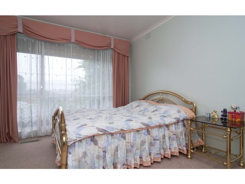 73 Winyard Drive, Mooroolbark VIC 3138