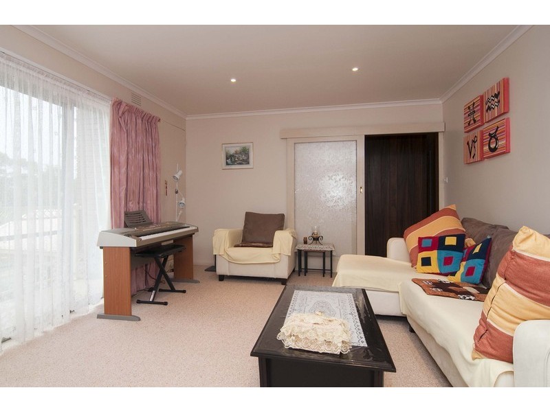 73 Winyard Drive, Mooroolbark VIC 3138