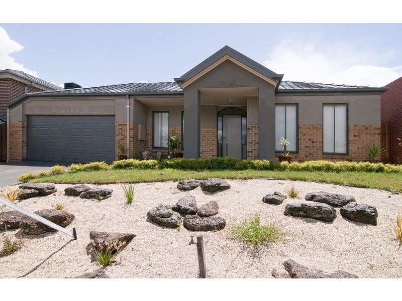 31 Valley Park Drive, Mooroolbark VIC 3138