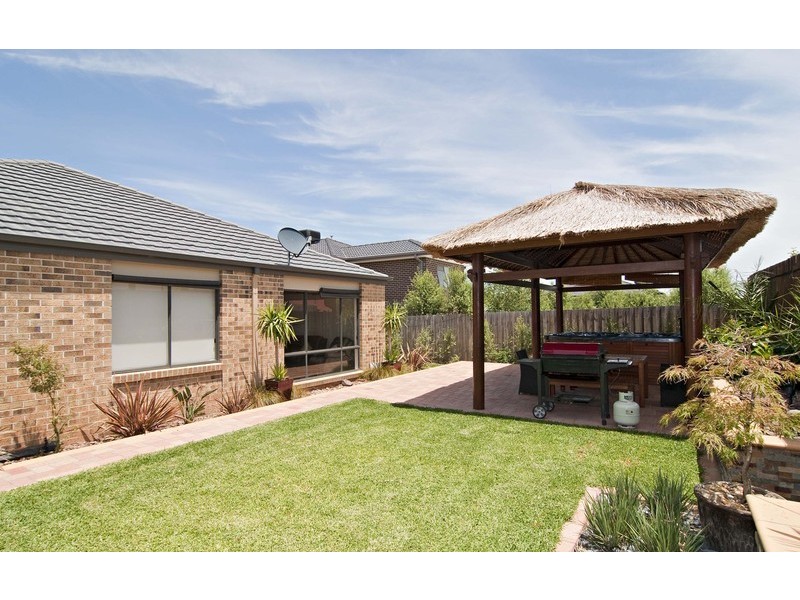 31 Valley Park Drive, Mooroolbark VIC 3138