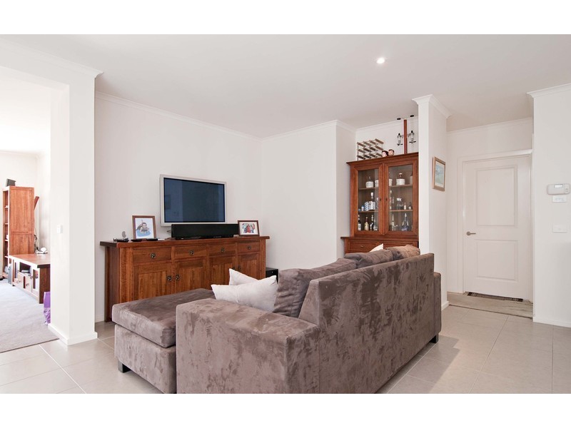 31 Valley Park Drive, Mooroolbark VIC 3138