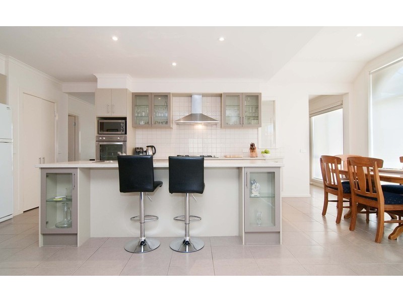 31 Valley Park Drive, Mooroolbark VIC 3138