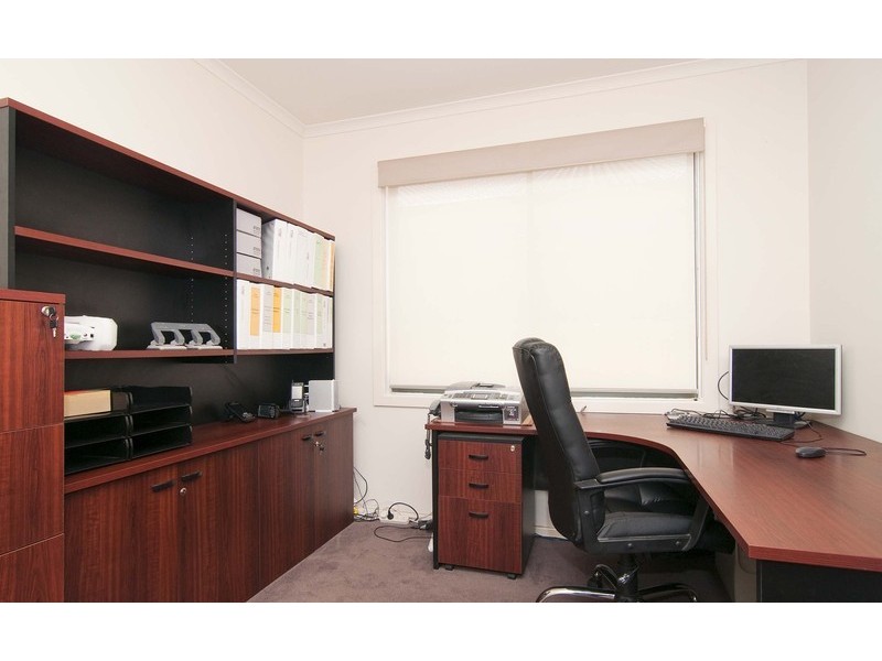 31 Valley Park Drive, Mooroolbark VIC 3138