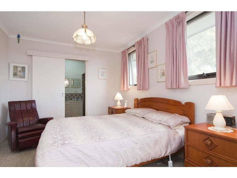 56 Woodville Road, Mooroolbark VIC 3138