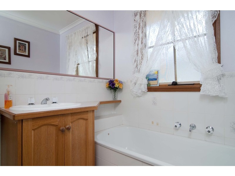 39 Summerhill Park Drive, Mooroolbark VIC 3138
