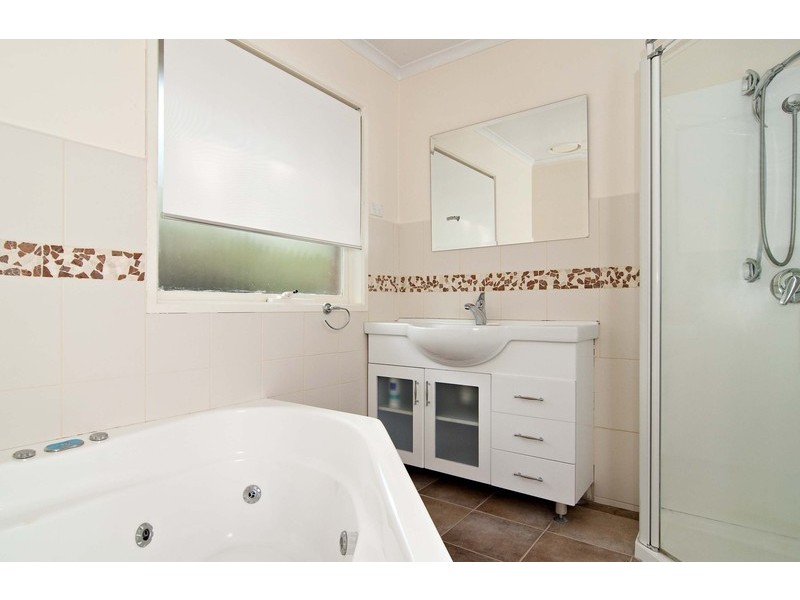 44 Edward Road, Chirnside Park VIC 3116