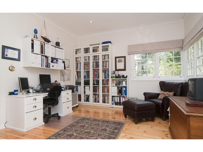 33 Pine Road, Mooroolbark VIC 3138