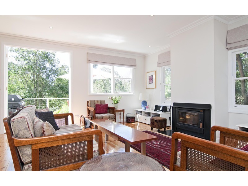 33 Pine Road, Mooroolbark VIC 3138