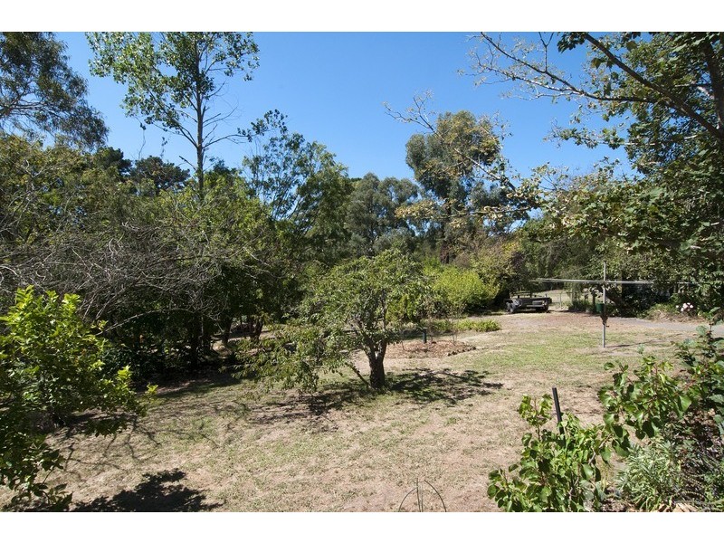 33 Pine Road, Mooroolbark VIC 3138