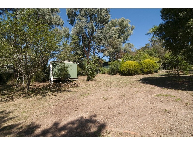 33 Pine Road, Mooroolbark VIC 3138
