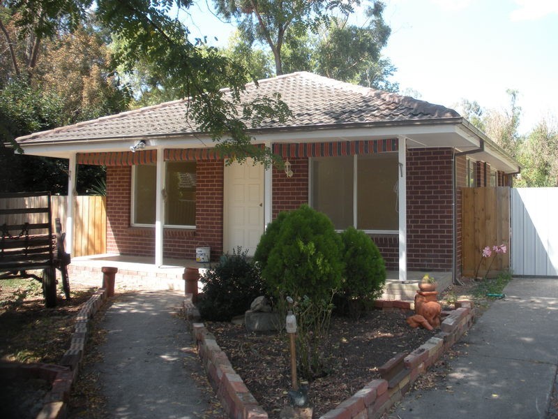 2/56 Pembroke Road, Mooroolbark VIC 3138