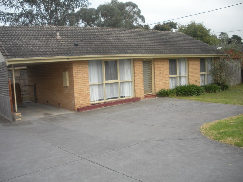 20 Dryden Concourse, Mooroolbark VIC 3138