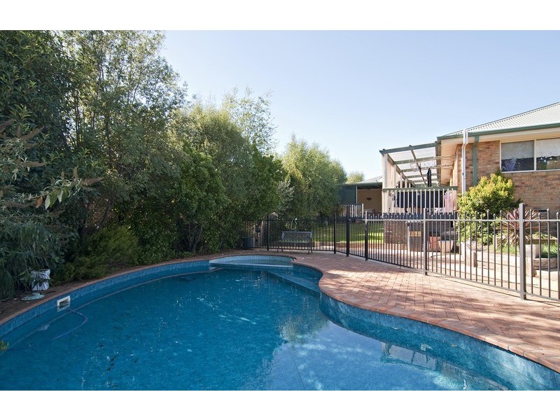 17 Clearwater Drive, Lilydale VIC 3140