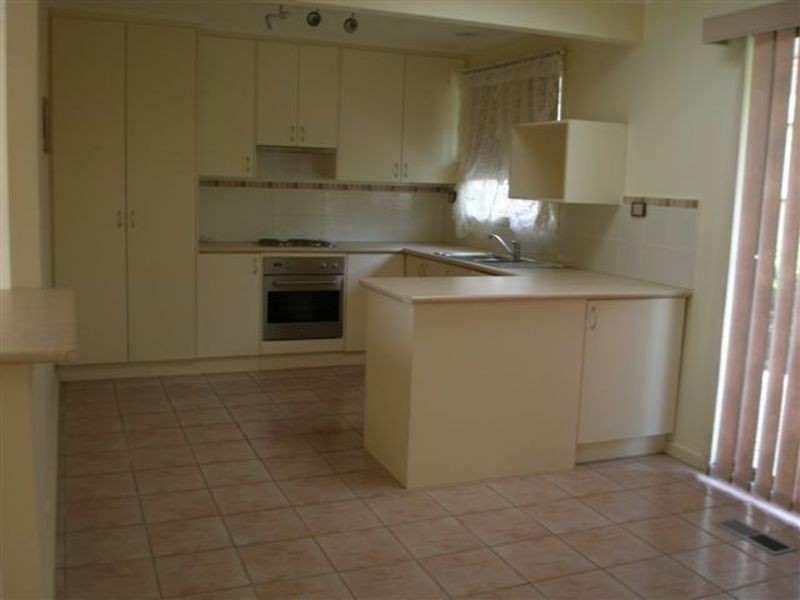 7 Iris Court, Mooroolbark VIC 3138