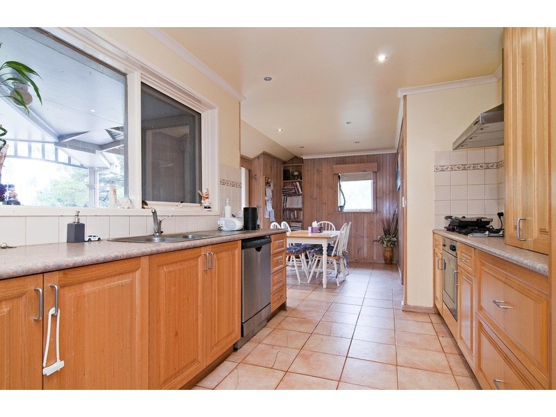 20 Augusta Road, The Basin VIC 3154