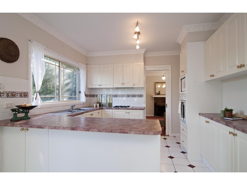 32 Latrobe Court, Croydon Hills VIC 3136