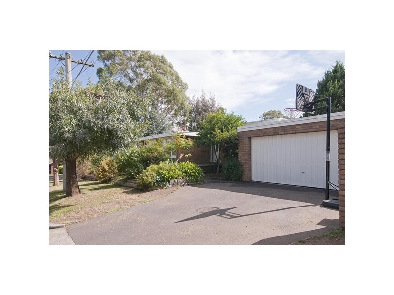 18 Blueberry Road, Mooroolbark VIC 3138