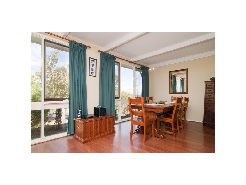 18 Blueberry Road, Mooroolbark VIC 3138