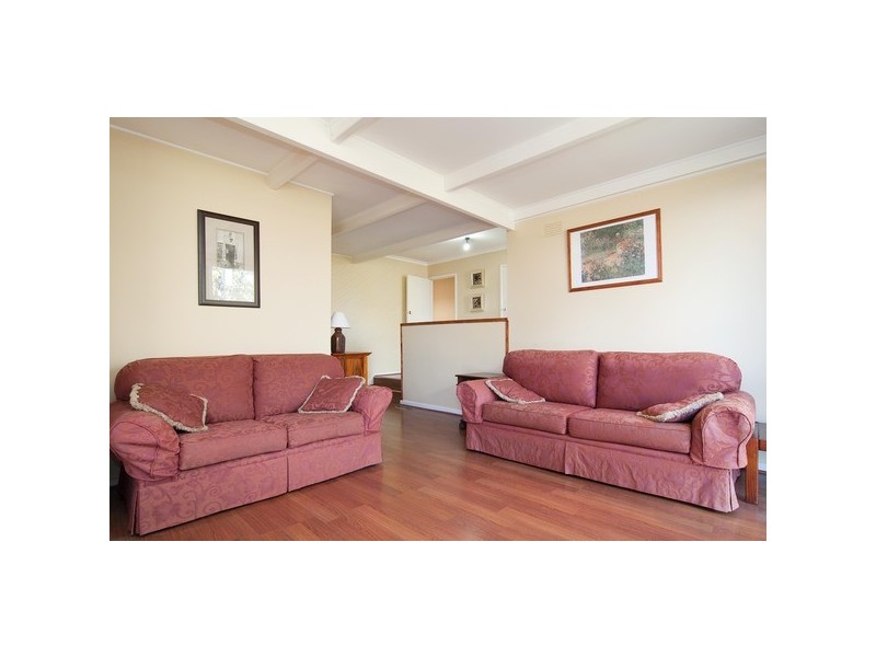 18 Blueberry Road, Mooroolbark VIC 3138