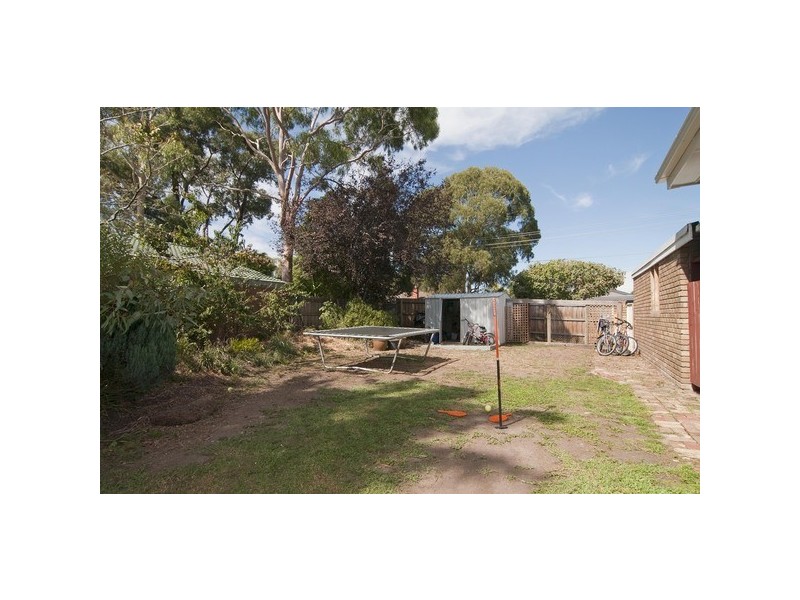 18 Blueberry Road, Mooroolbark VIC 3138