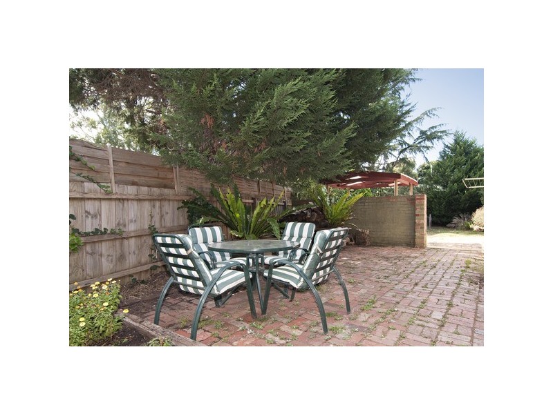 18 Blueberry Road, Mooroolbark VIC 3138