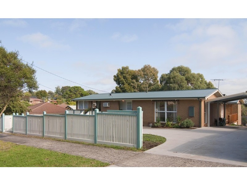 9 Rachael Drive, Mooroolbark VIC 3138