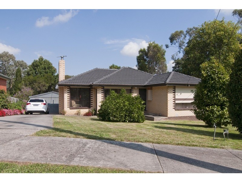 11 Macmillan Street, Mooroolbark VIC 3138