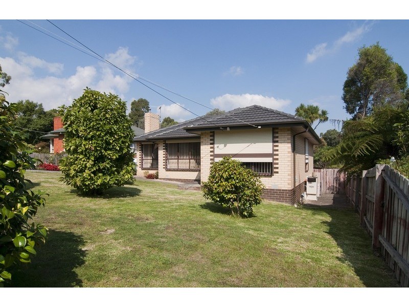 11 Macmillan Street, Mooroolbark VIC 3138